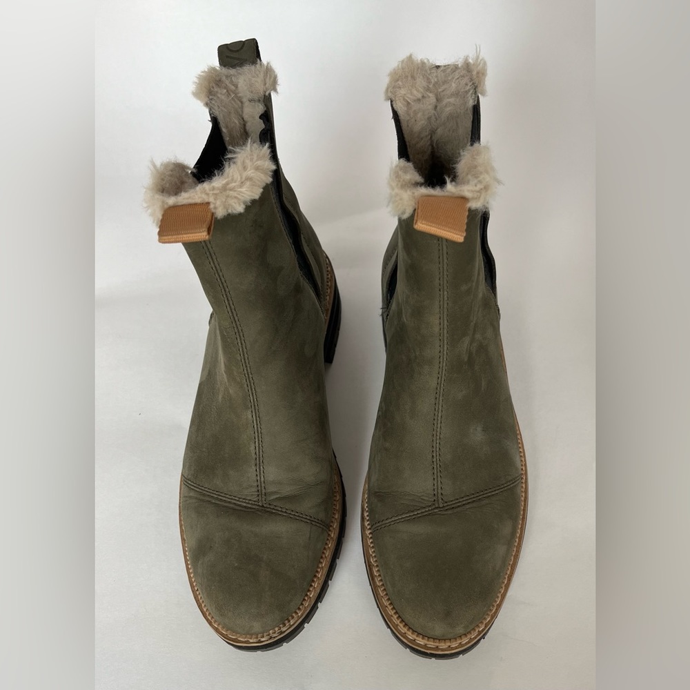 Women’s Tom’s Dakota Olive Water Resistant Boots Size 7.5